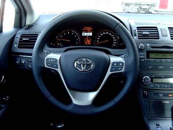 2009 Toyota Avensis Pics