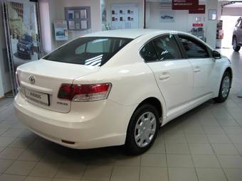 2010 Toyota Avensis Pictures