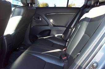 2010 Toyota Avensis Photos