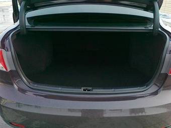 2010 Toyota Avensis Pictures