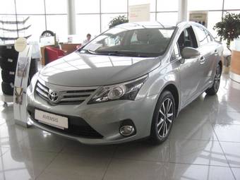 2012 Toyota Avensis Pics