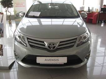 2012 Toyota Avensis Pictures