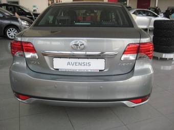 2012 Toyota Avensis Pictures