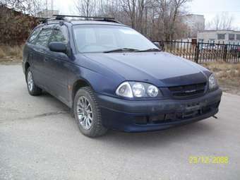 1998 Toyota Avensis Wagon Photos