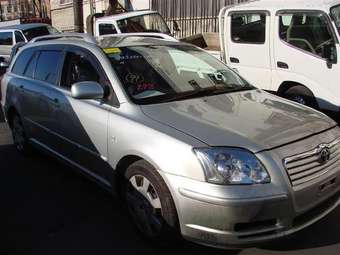 2003 Toyota Avensis Wagon Photos