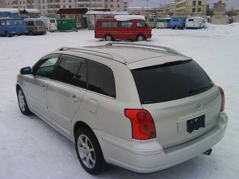 2003 Toyota Avensis Wagon Photos