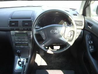 2003 Toyota Avensis Wagon Photos