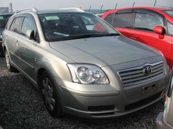 2004 Toyota Avensis Wagon Photos