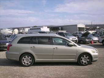 2004 Toyota Avensis Wagon Pictures