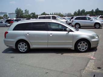 2004 Toyota Avensis Wagon Pictures