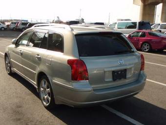 2004 Toyota Avensis Wagon Photos