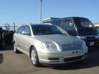 2004 Toyota Avensis Wagon Photos