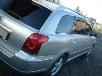 2004 Toyota Avensis Wagon Pictures