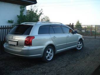 2004 Toyota Avensis Wagon Photos