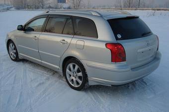 2005 Toyota Avensis Wagon Photos