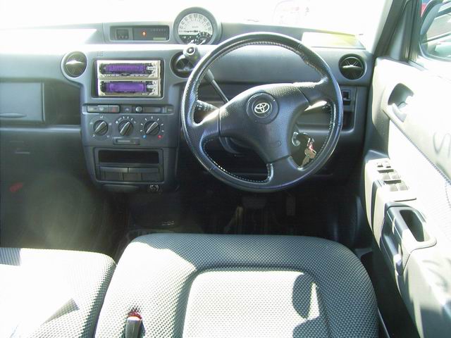 1999 Toyota bB Pictures