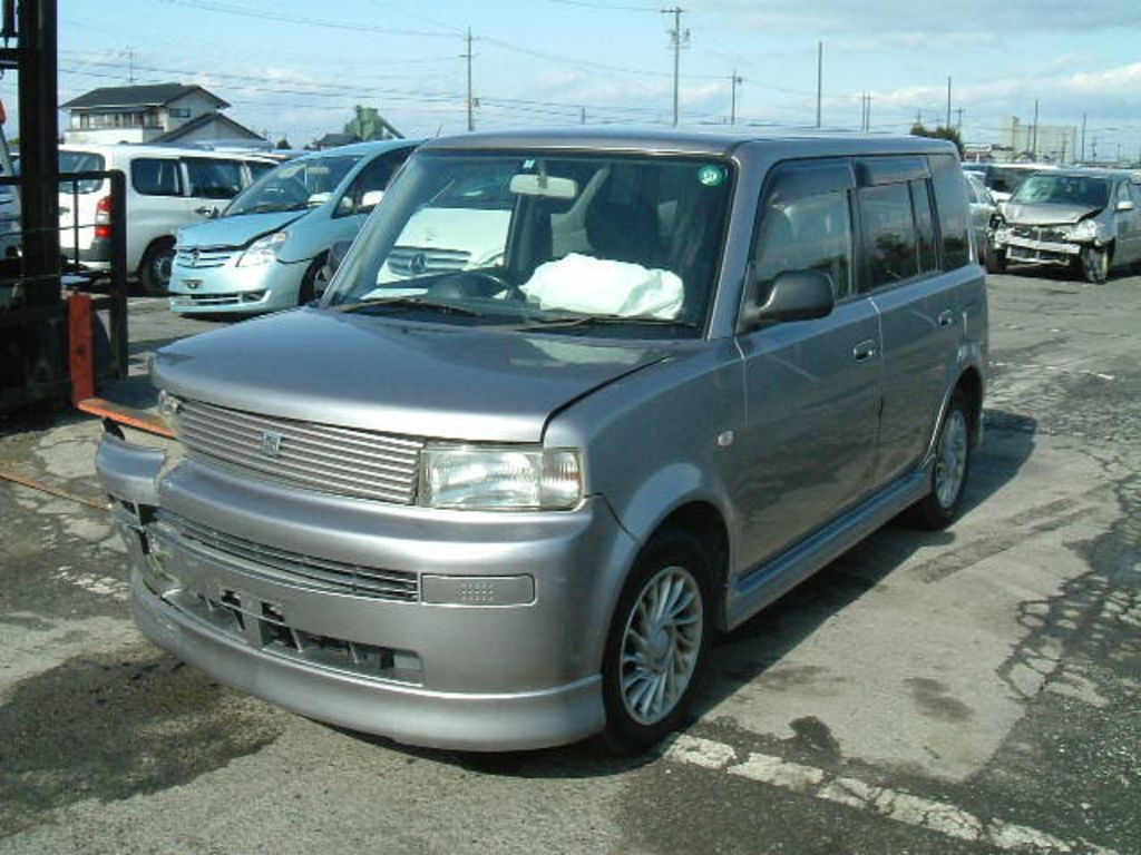 2000 Toyota bB