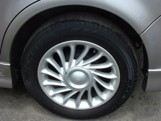 2000 Toyota bB Images