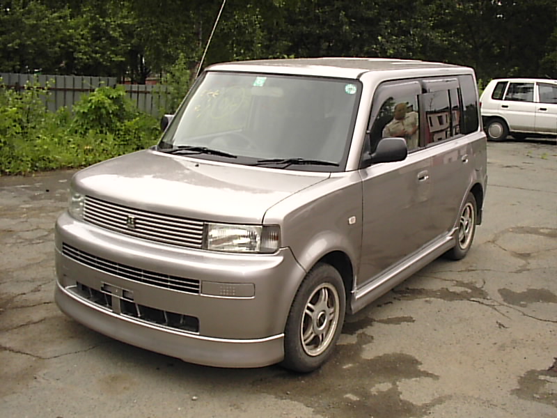2000 Toyota bB Pictures
