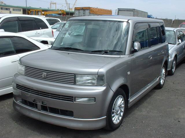 2000 Toyota bB Pictures