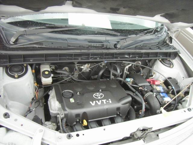 2000 Toyota bB Photos