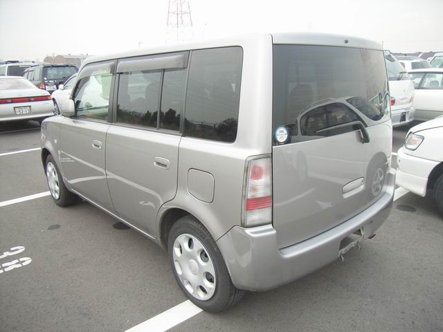 2000 Toyota bB Images