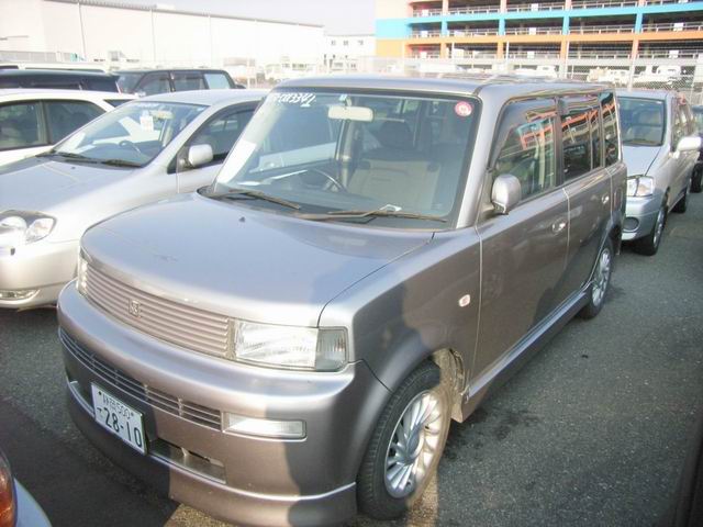 2000 Toyota bB Pictures