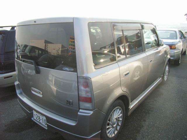 2000 Toyota bB Pictures