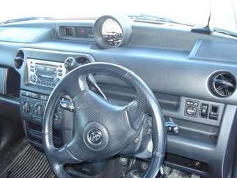 2001 Toyota bB Pictures