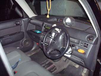 2001 Toyota bB Photos