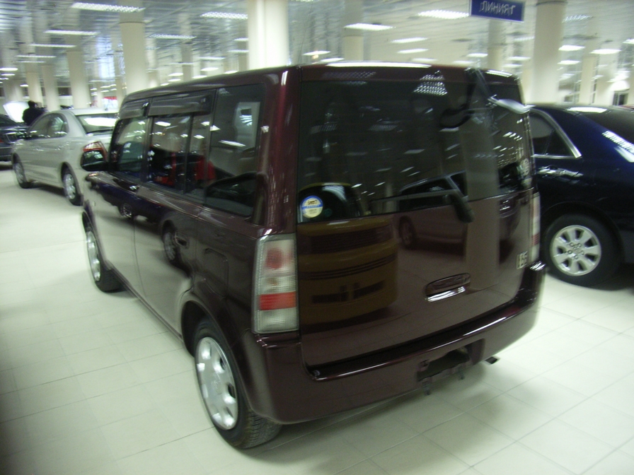 2002 Toyota bB Photos