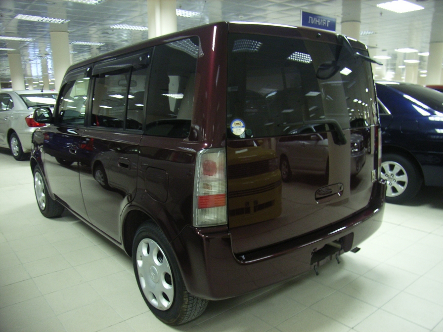 2002 Toyota bB Pictures