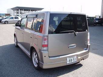 2002 Toyota bB Images