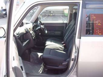 2002 Toyota bB Pictures