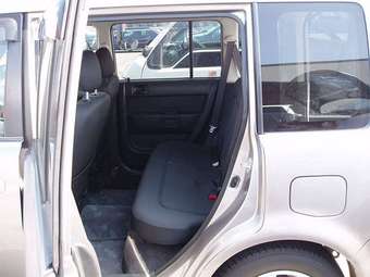 2002 Toyota bB Pics