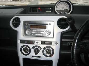 2002 Toyota bB Pictures