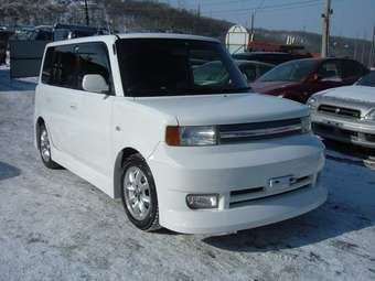 2002 Toyota bB Pics