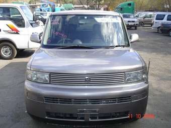2002 Toyota bB Images
