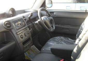 2002 Toyota bB Pictures