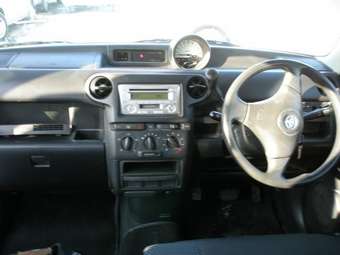2002 Toyota bB Pictures