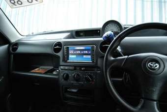 2002 Toyota bB Images