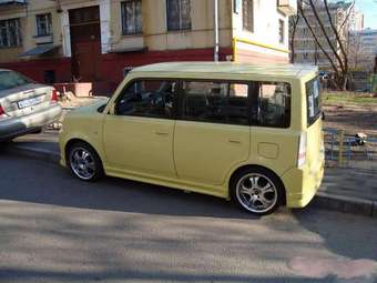 2002 Toyota bB Pictures