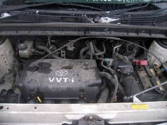 2002 Toyota bB Pictures