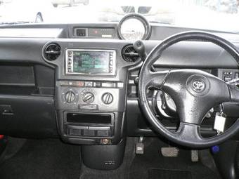 2002 Toyota bB Pictures