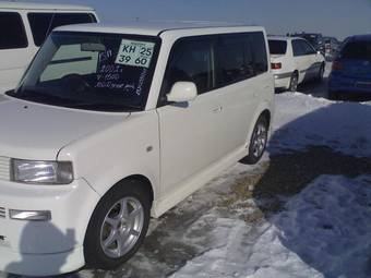 2002 Toyota bB Photos