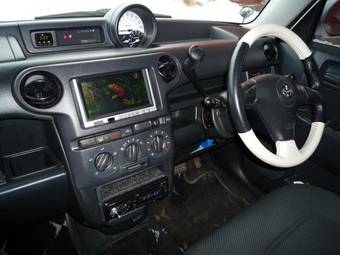 2002 Toyota bB Images