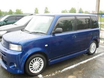 2002 Toyota bB Photos