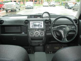 2002 Toyota bB Photos