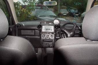 2002 Toyota bB Pictures