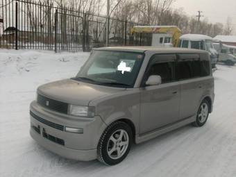 2002 Toyota bB Photos